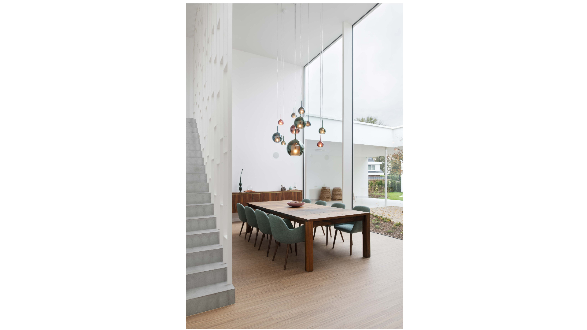 Parket met speciaal effect / fijne stroken / bamboe / lamel op kant / Engelsvorm