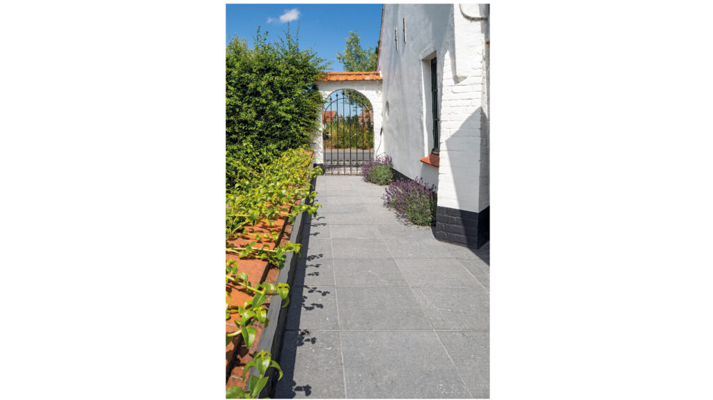 Natuursteenvloeren – Interieur & Exterieur