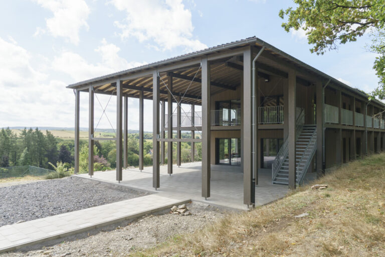 La Lisière: modulair vakantiepaviljoen aan de bosrand