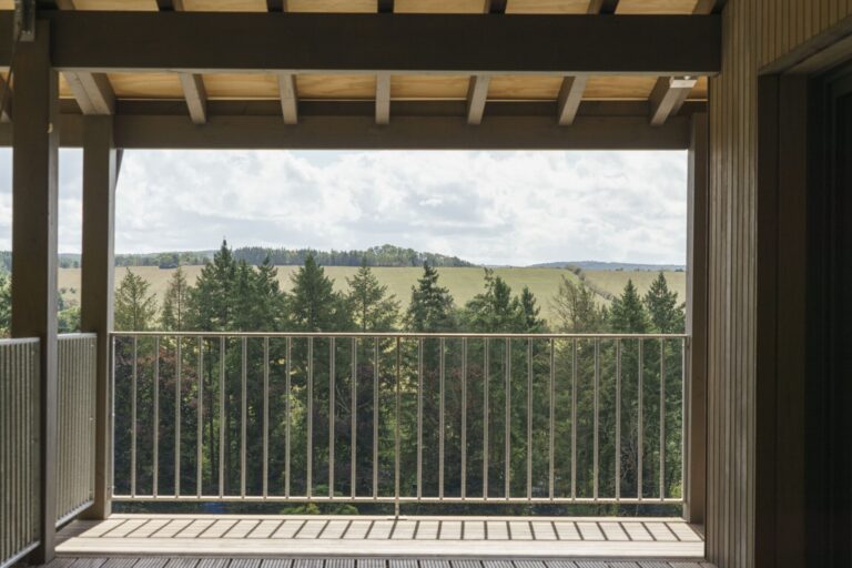 La Lisière: modulair vakantiepaviljoen aan de bosrand