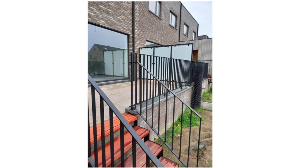 Buitentrap met balustrade