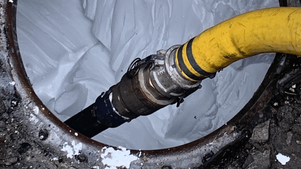 Benefil hardschuim om oude mazouttanks mee op te vullen