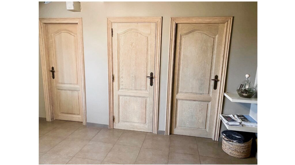 Luchtgommen en afwerken van meubels en interieur