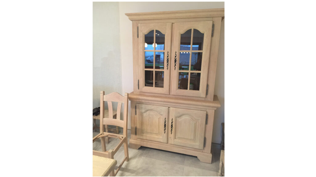 Meubelen restylen ; van donker naar licht