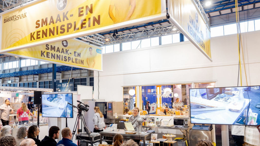 Bakdemonstratie op Smaak-en Kennisplein tijdens beurs