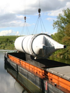 30 m langer Silo-Schwertransport – Logistische Meisterleistung