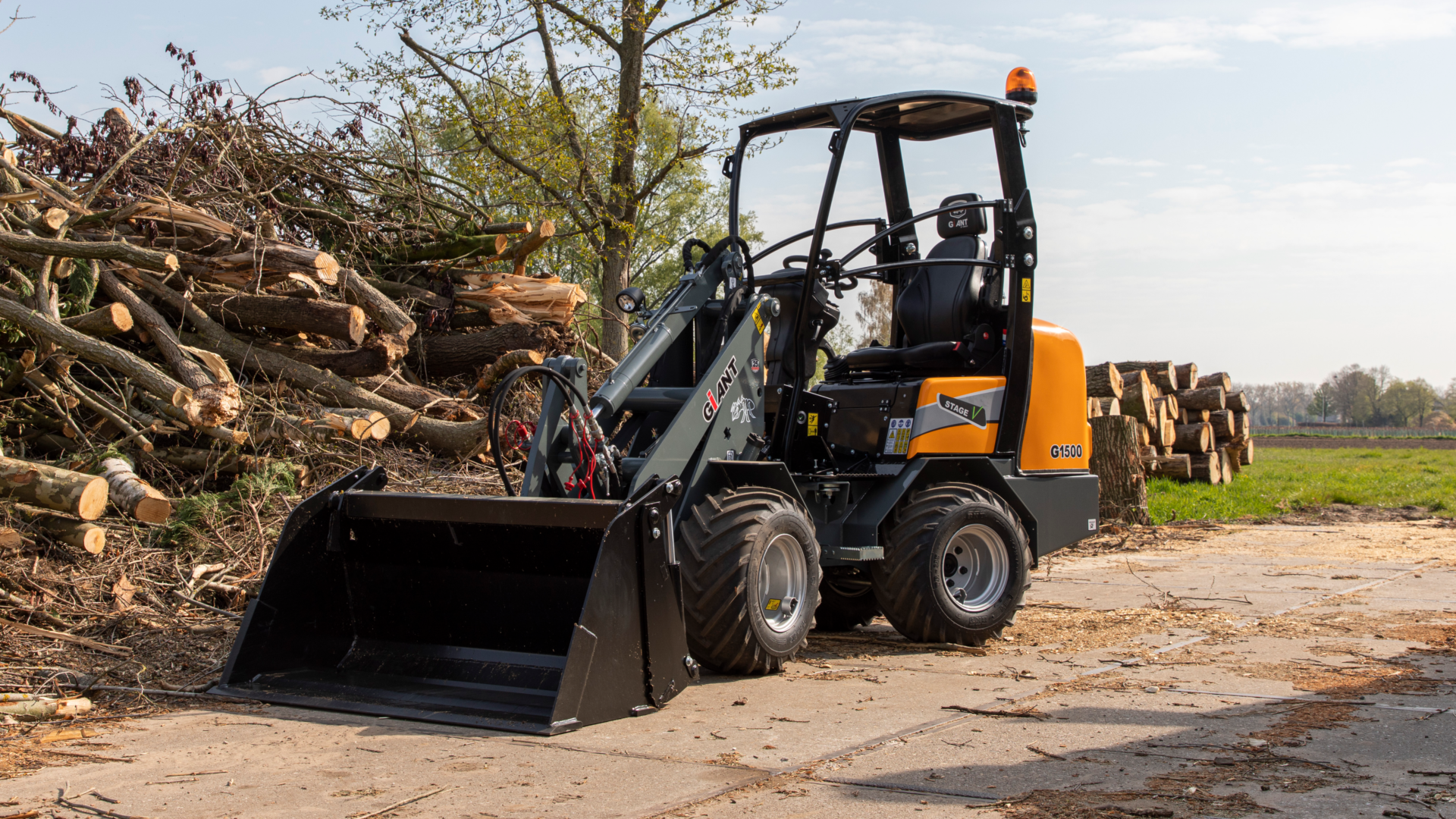 GIANT G1500