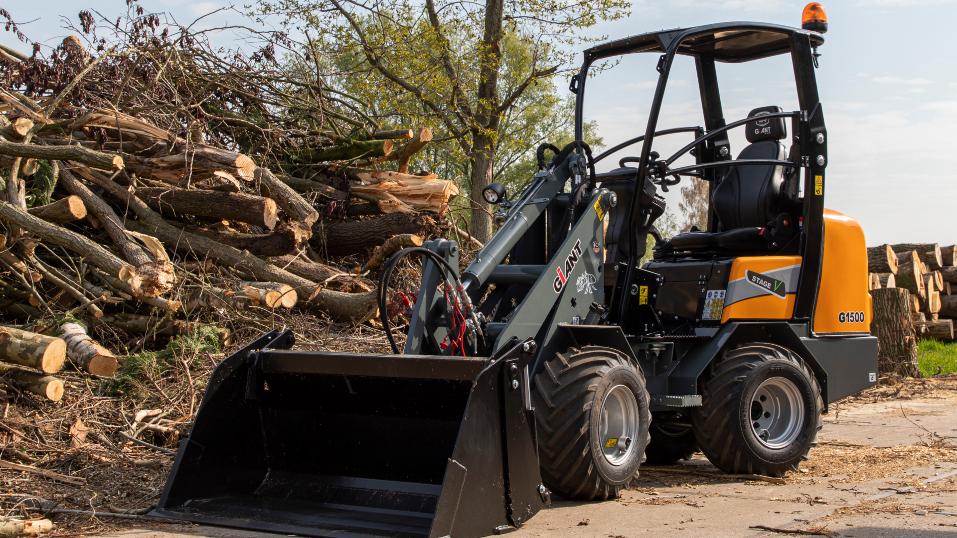 GIANT G1500