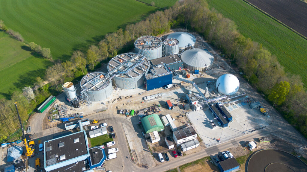 Van slib naar groengas: Officiële opening nieuwe slibgistings- en groengasinstallatie rioolwaterzuivering Echten!