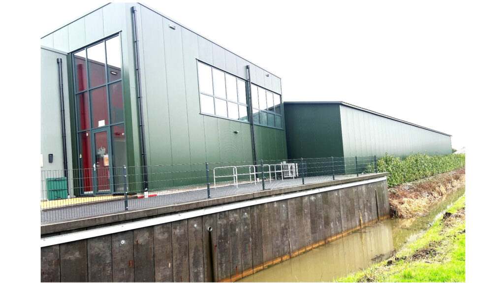 beschoeiing/keerwand oplossing in antraciet