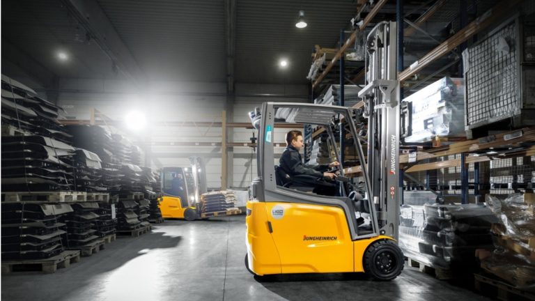 EFG 216 forklift