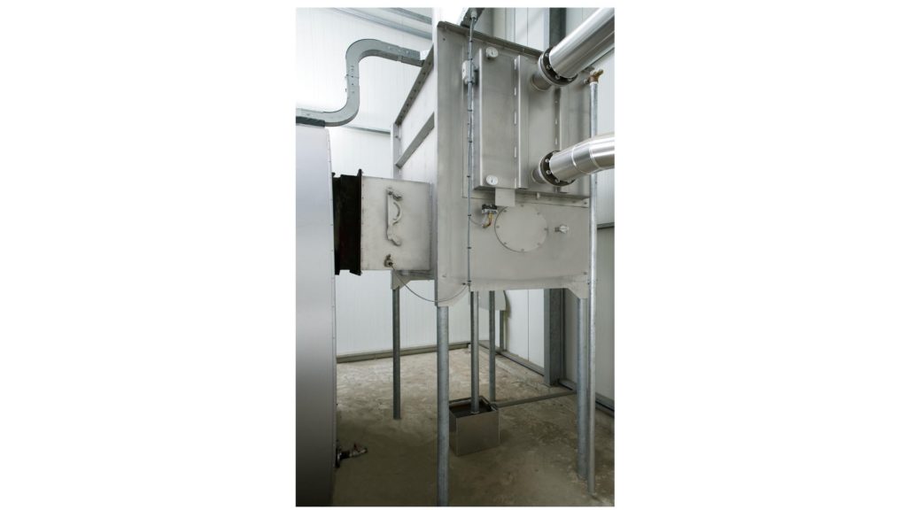 Flue gas condensers