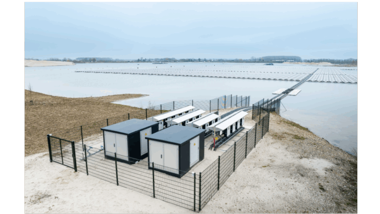 Voltens koppelt zonne- en windenergie aan slimme batterijopslag met transformatorstations