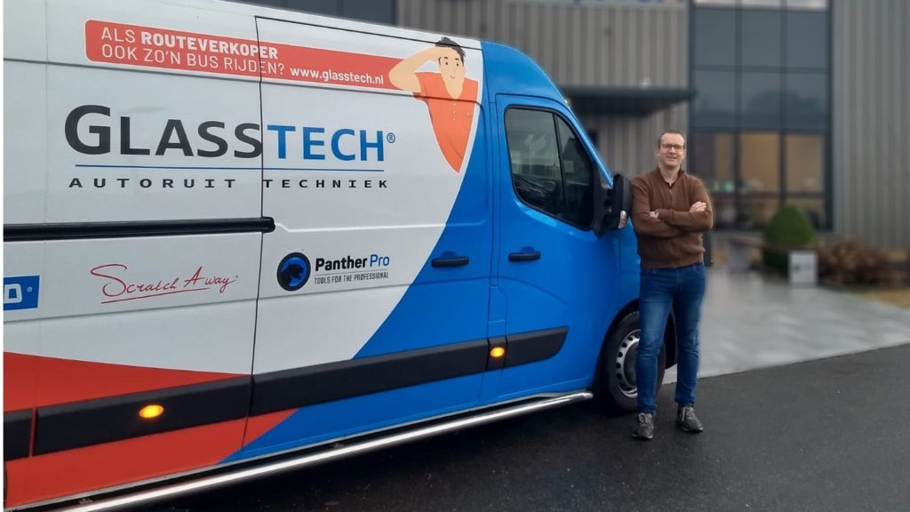 De rondrijdende one-stop-shop is gevuld met kwalitatief hoogwaardig gereedschap. Met onze one-stop-shop gaan we onze service uitbreiden door naast de webshop nu ook ons productenpakket op locatie aan te bieden middels onze rijdende winkels.