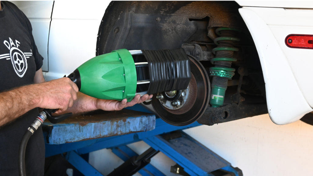 Bootgun pneumatic boot applicator