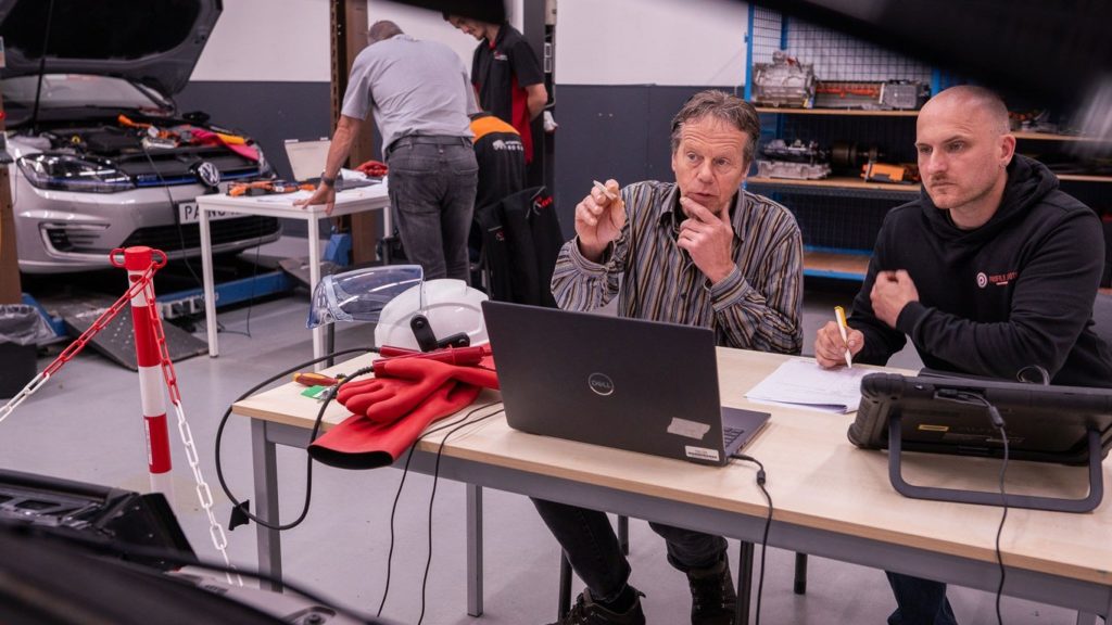 E-Vehicle Training: All Courses for Working with Electric Vehicles