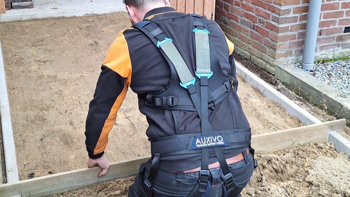 De toekomst van rugondersteuning: Wat een zachte passieve Exoskelet voor jou kan betekenen