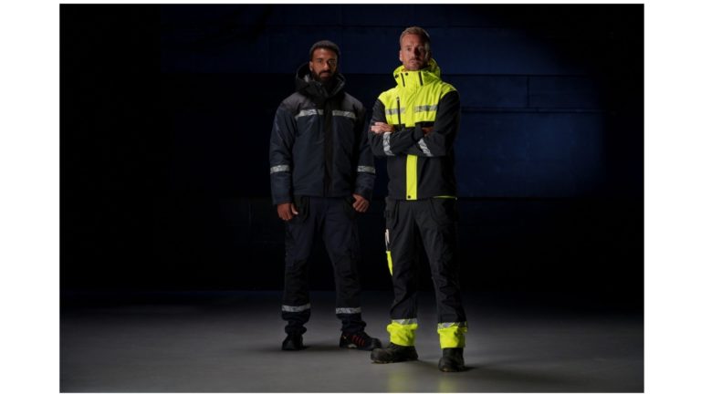 EN 17353 verbeterde zichtbaarheid in “medium risk”-werksituaties. Met deze norm is het voor fabrikanten en gebruikers duidelijker welke kleding geschikt is bij een gemiddeld risico, dus verhoogde veiligheid op de werkvloer en in het dagelijks leven.