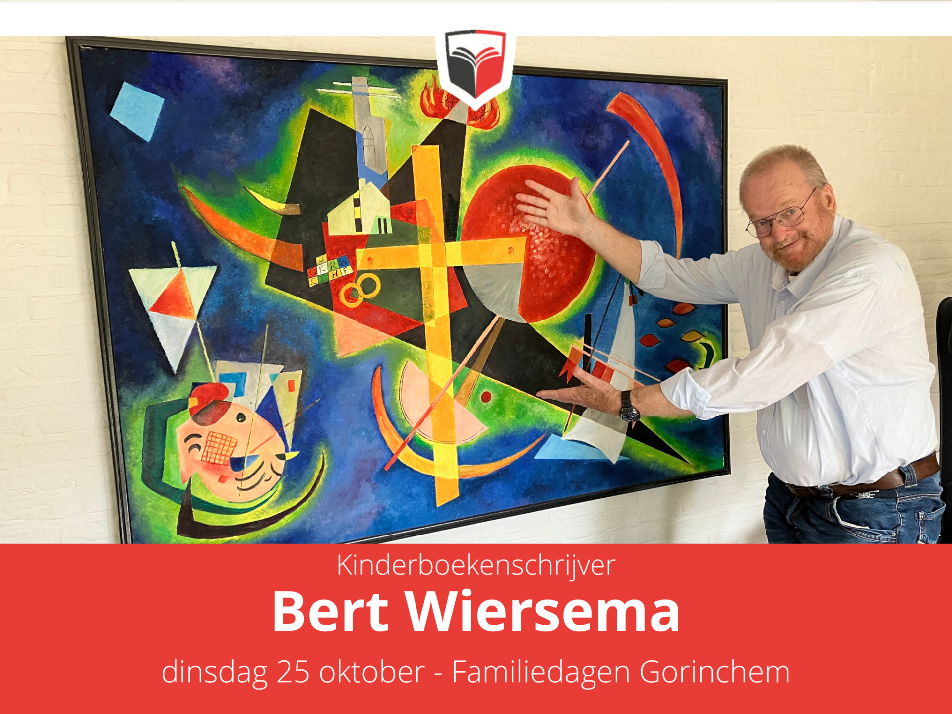 Een headerfoto van Biert Wiersema (Kinderboekenschrijver) Staand naast een schilderij