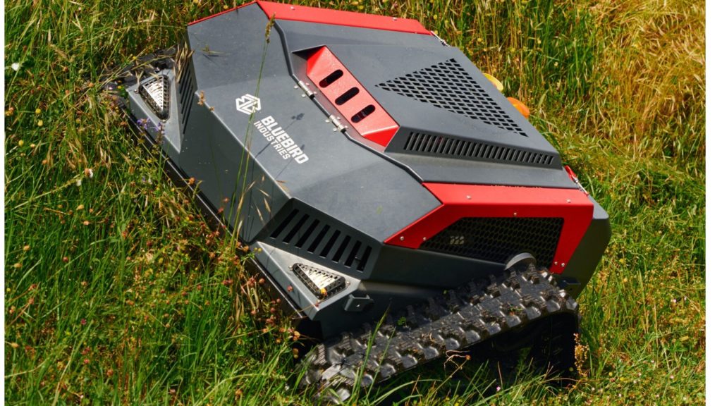 BlueBird BUSHMASTER telegeleide rupsmaaier