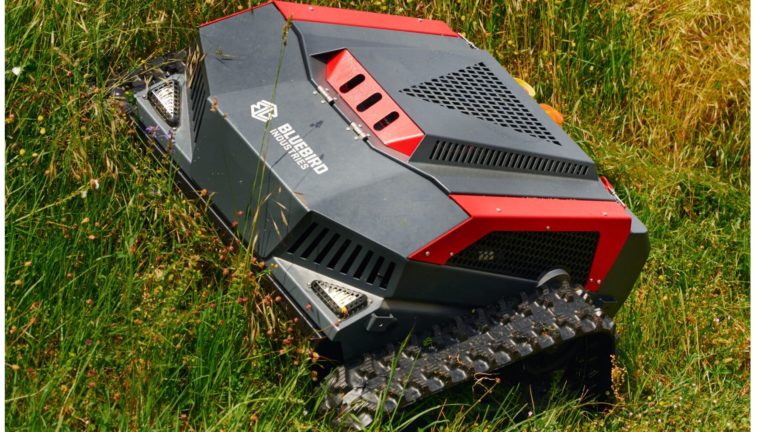 BlueBird BUSHMASTER telegeleide rupsmaaier