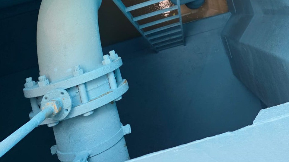 Chemco RF 300 is een 100% vaste vinylestercoating die speciaal is ontworpen met een uitzonderlijke hoge temperatuurbestendigheid en geschikt is voor gebruik in de meest extreme chemische, corrosieve en schurende omgevingen.