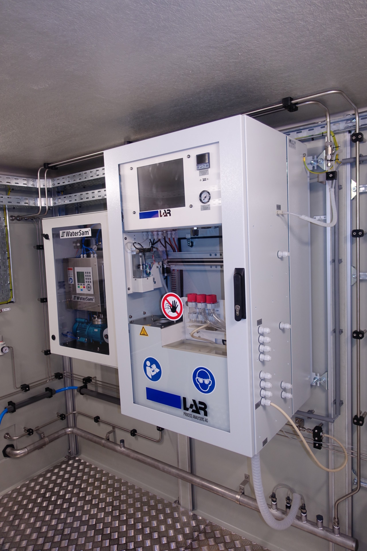 LAR online TOC analyser for waste water