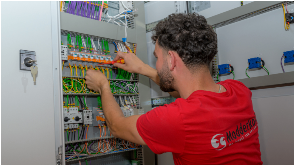 Elektromonteur (Water Solutions)