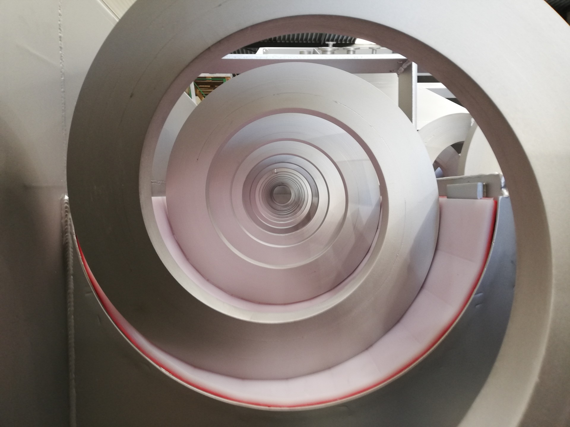 Shaftless spiral technology