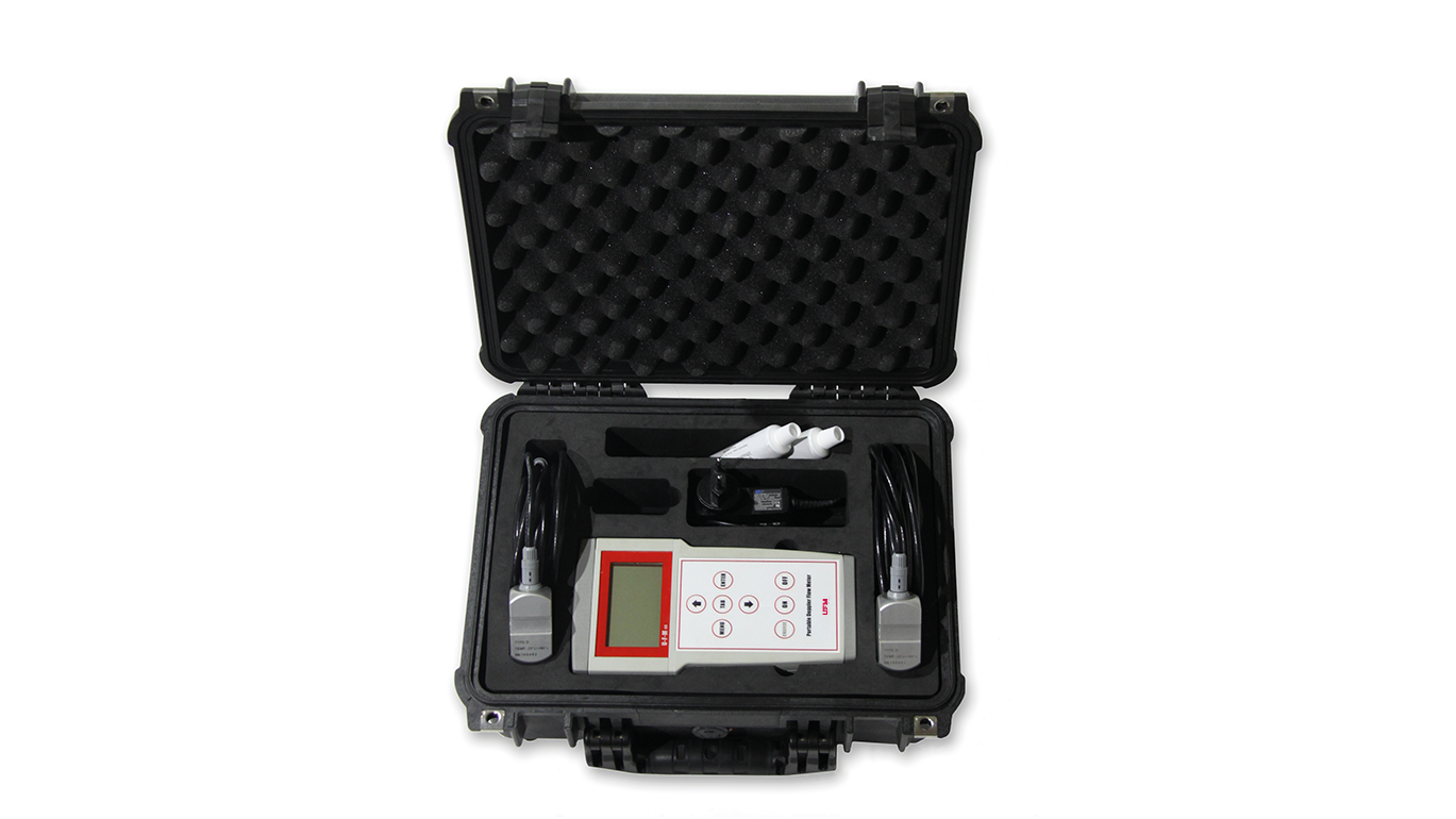UFM-55 | Portable clamp-on doppler flowmeter