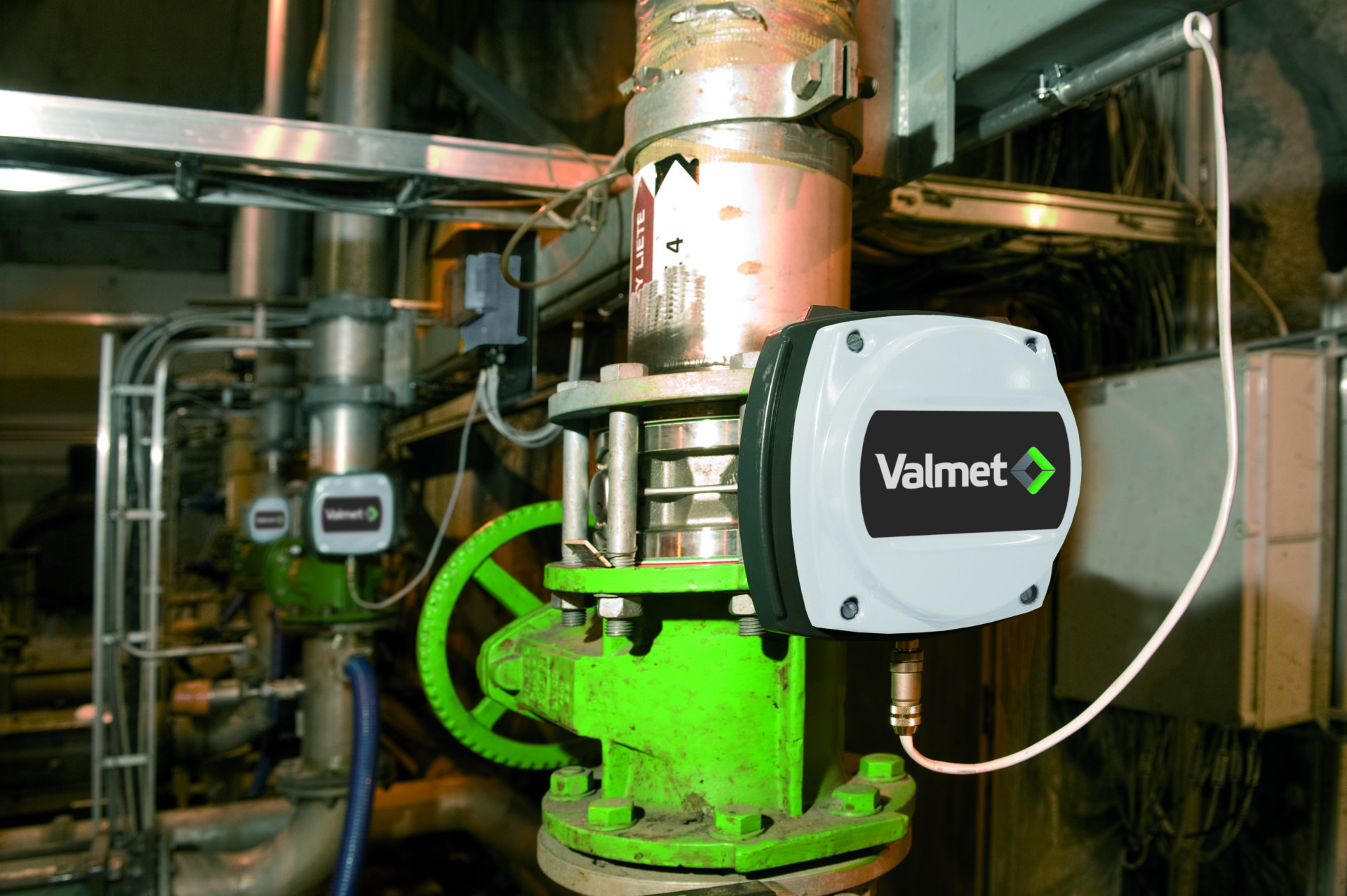 Inline total solids analyzer for waste water.