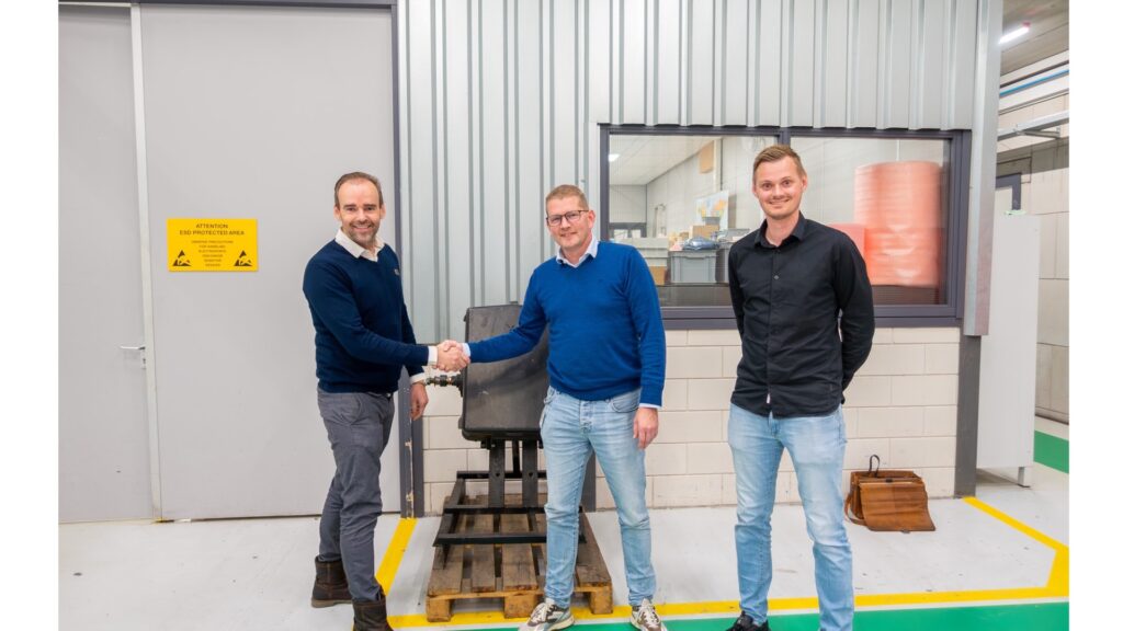 Nieuw contract tussen EN motors en VRS Railway Industry versterkt 45 jaar partnerschap!