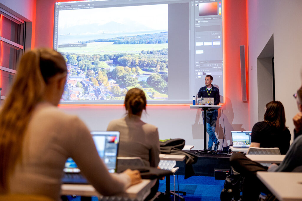 Visualize Expo Academy