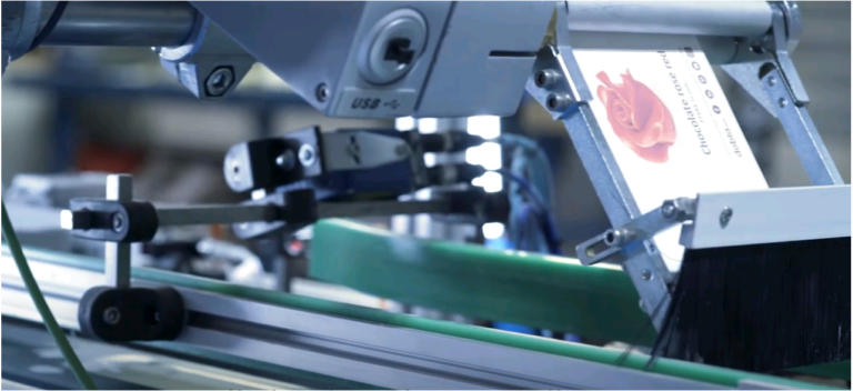 Case studie: full colour printen automatisch etiketten aanbrengen op dozen