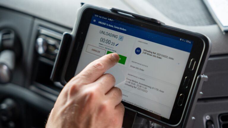 TECHNOLOGY AND EXTRA SERVICES