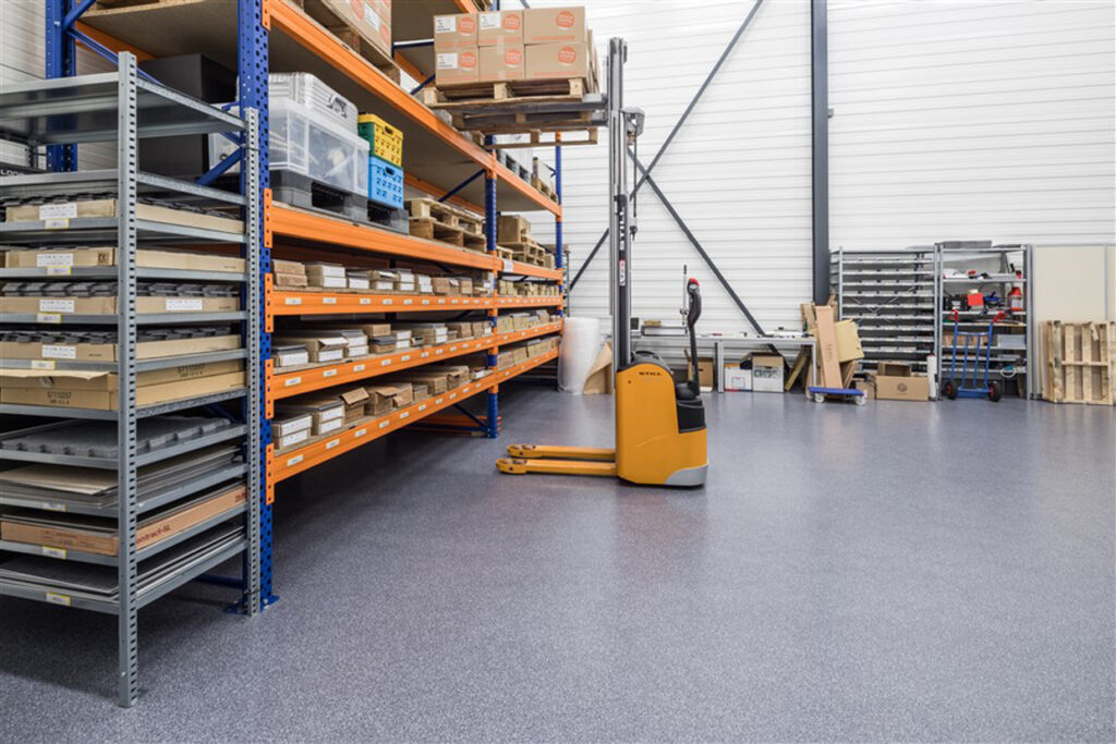 Industrial locking tile