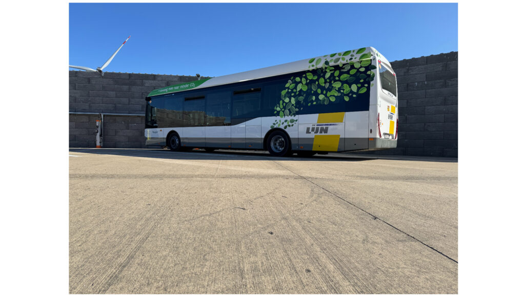 Staf Cars opte pour un transport public 100 % électrique avec TSG Charge