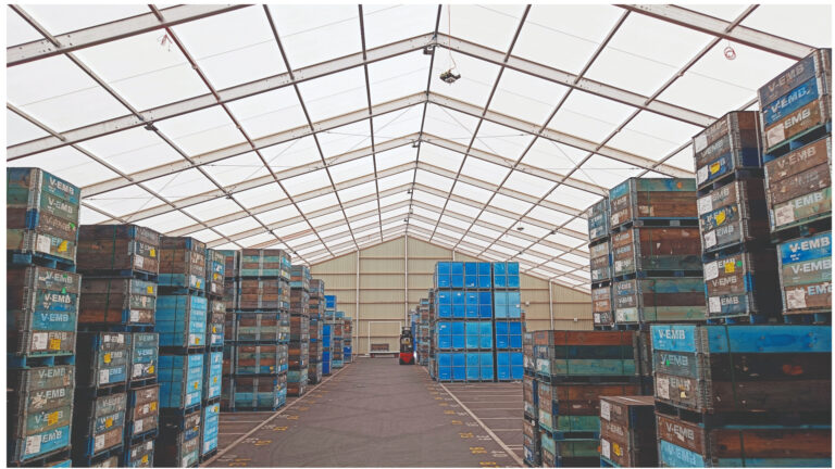 Veldeman builds temporary storage halls for Volvo Trucks in Ghent