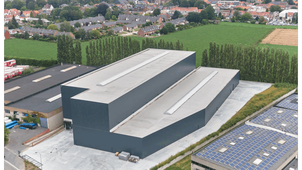 Opslagruimte met logistieke zone – Uny Group Moeskron