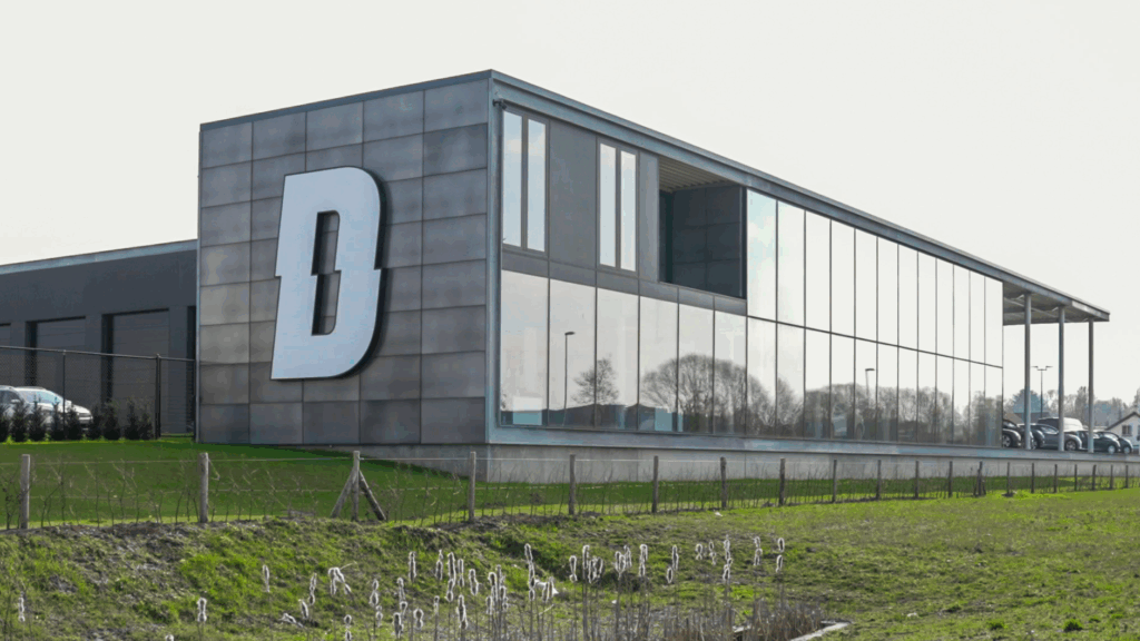 Commercial building with office and production space