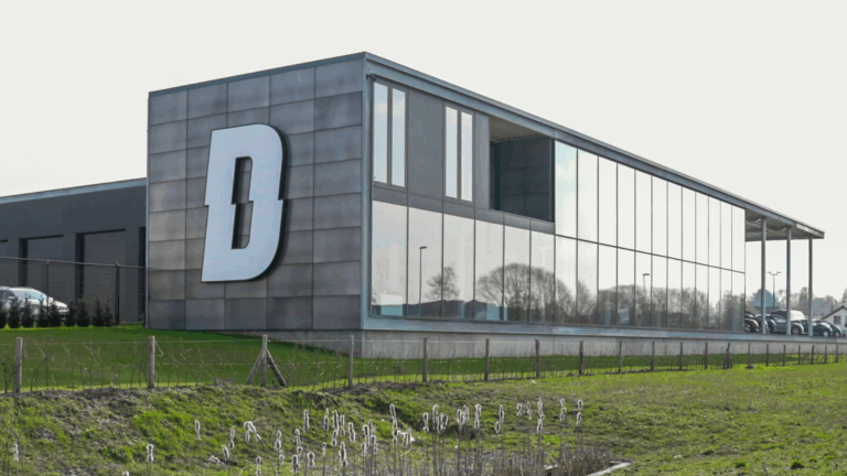 Commercial building with office and production space