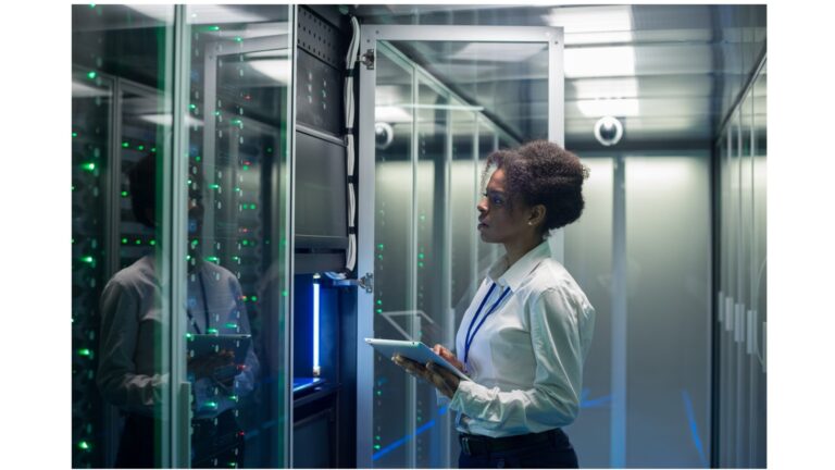 Kuehne+Nagel introduces a server and data centre logistics solution for the cloud infrastructure sector