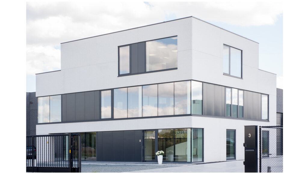 TRAVAILLEUR POLYVALENT SUS CHANTIER