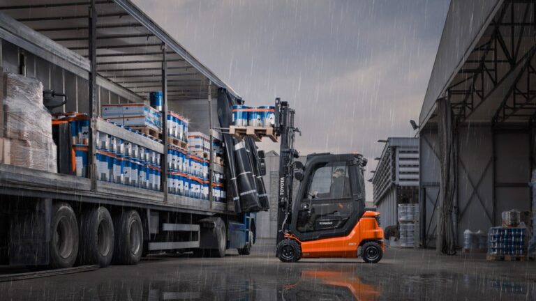 Toyota Material Handling Europe introduit la nouvelle gamme de chariots élévateurs électriques Toyota Traigo48