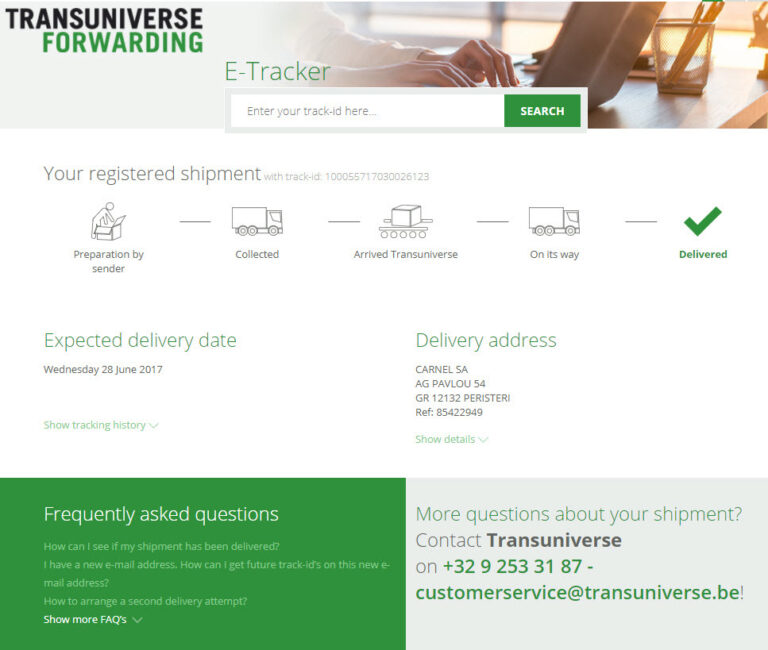 Avec le service E Tracker, les clients peuvent vérifier le statut de leur envoi