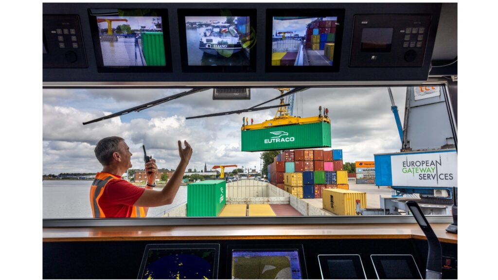 FORWARDING: Air & Ocean