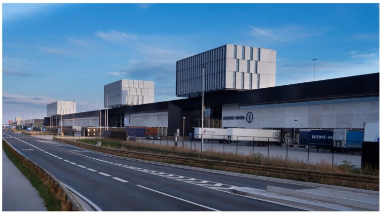 Centres de distribution et entrepôts logistiques