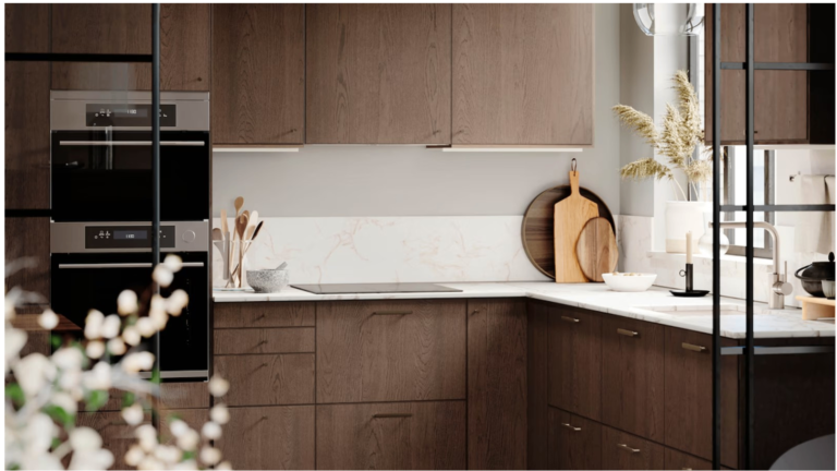 IKEA – SINARP cuisine en bois foncé Vous recherchez une cuisine sophistiquée et chaleureuse avec des matériaux de qualité?
