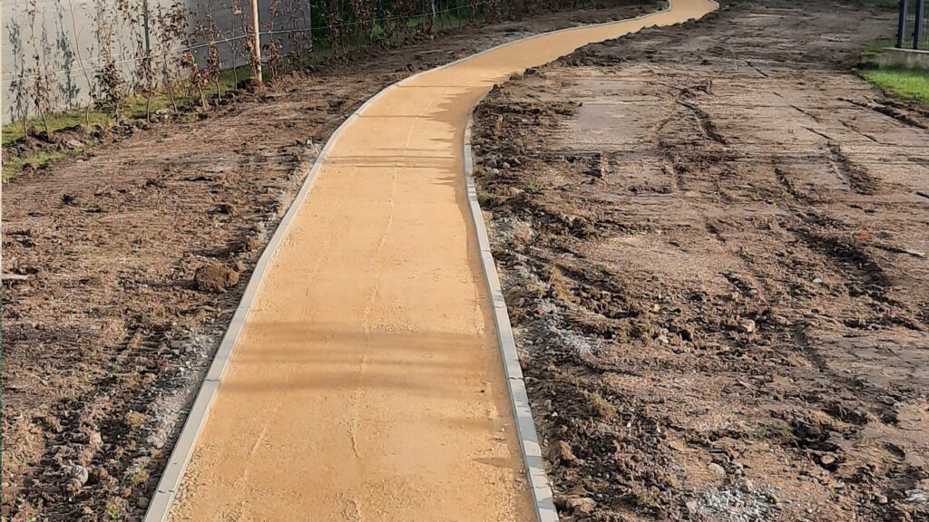 sentier dolomie 0/15 et bordure 100/20/6