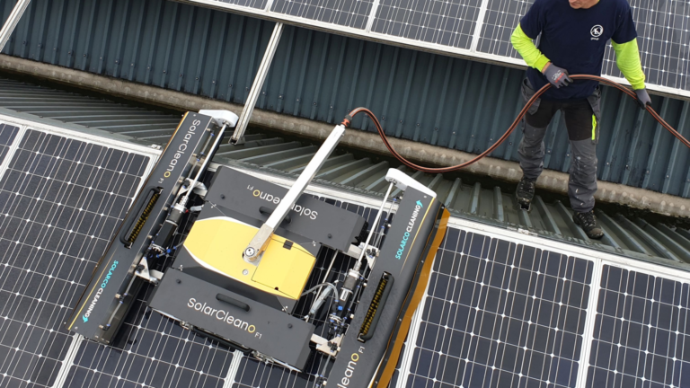 nettoyage des panneaux solaires